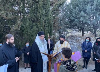 Στο κατεστραμμένο Κουτσόχερο ο Μητροπολίτης Λαρίσης για την Πρώτη Στάση των Χαιρετισμών της Υπεραγίας Θεοτόκου