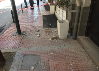 Σεισμός: Λαρισαίος έπεσε από τον δεύτερο όροφο για να σωθεί – Άλλος έπεσε από ημιώροφο