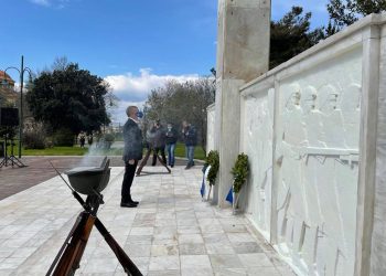 Αγοραστός: “Εμπνεόμαστε και διδασκόμαστε από το 1821”