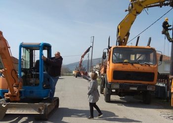 Εντατικές οι εργασίες για την τοποθέτηση κοντέινερ στο Γριζάνο