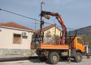 Εντατικές οι εργασίες για την τοποθέτηση κοντέινερ στο Γριζάνο