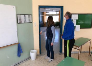 Έλεγχοι σε σχολικά συγκροτήματα αμέσως μετά τον σεισμό από την  αντιδήμαρχο Βασιλένα Μητσιάδη