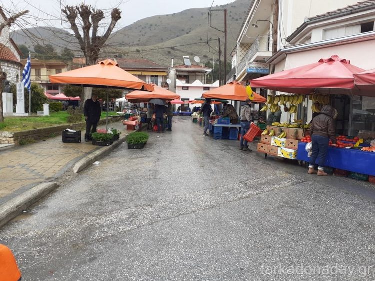 Περιορισμένη η κίνηση στην λαϊκή αγορά της Φαρκαδόνας