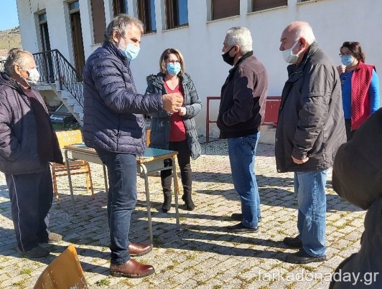 Από την πρώτη στιγμή δίπλα σε όσους επλήγησαν από τον σεισμό ο Μπάρδας