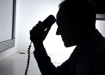 Απατεώνες παριστάνουν τον αντιδήμαρχο και ζητούν χρήματα υπέρ των σεισμόπληκτων!