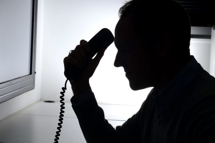 Απατεώνες παριστάνουν τον αντιδήμαρχο και ζητούν χρήματα υπέρ των σεισμόπληκτων!