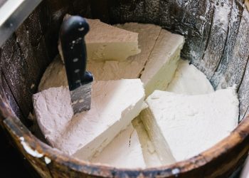 Συναγερμός στο υπουργείο Αγροτικής Ανάπτυξης για εξαγωγές νοθευμένης φέτας