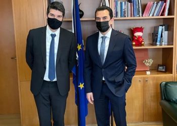 Σκρέκας:  Συνεργασία με γαλλικές επιχειρήσεις για τη δημιουργία κλιματικά ουδέτερου ελληνικού νησιού