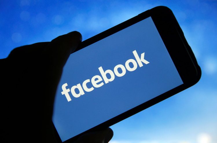 Το Facebook δεν σχεδιάζει να ειδοποιήσει τους εκατομμύρια χρήστες που διέρρευσαν τα δεδομένα τους