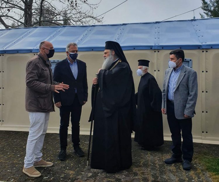 «Χτίζει»  εκκλησίες ο Μιχαλάκης