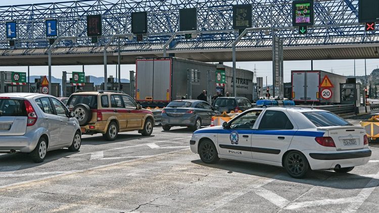 Οι παράγοντες που θα κρίνουν το σχέδιο για το Πάσχα – Εξετάζονται μετακινήσεις με έλεγχο – τεστ