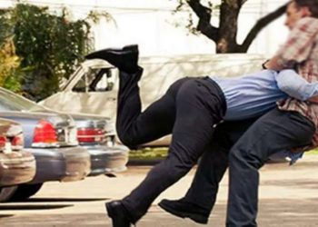 Καβγάς δύο αντρών στην Λάρισα “έστειλε” τον έναν στο νοσοκομείο