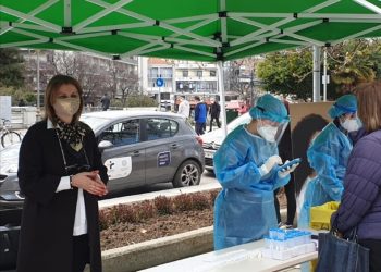 Η Νάτσινα συνεχίζει στην πρώτη γραμμή…