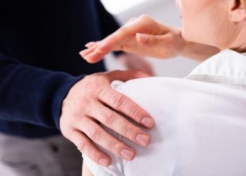 Λάρισα: Γυναίκα καταγγέλλει σεξουαλική παρενόχληση στην εργασία της – «Αν δεν κοιμηθείς μαζί μου θα απολυθείς»
