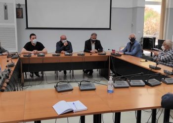 Σύσκεψη για την επανέναρξη των σχολείων στον σεισμόπληκτο Δήμο Φαρκαδόνας