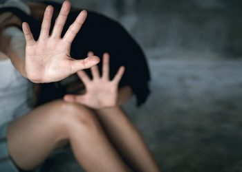 Θρίλερ στη Θεσσαλονίκη: Την παρέσυραν στην ερημιά και τη βίασαν τρεις άνδρες – Τι καταγγέλλει 29χρονη