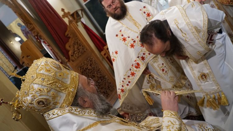 Άξιος Άξιος Άξιος – Πλημμύρισαν χαρά οι καρδιές των Νεοχωριτών