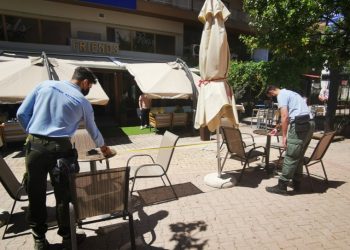 Εντατικότεροι έλεγχοι για τις αποστάσεις στα τραπεζοκαθίσματα