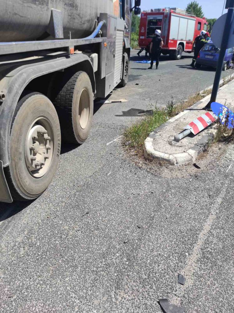 Θανατηφόρο τροχαίο στον περιφερειακό Τρικάλων (φώτο)