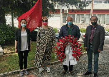 Κατάθεση στεφάνου προς τιμήν των νεκρών της εργατικής τάξης