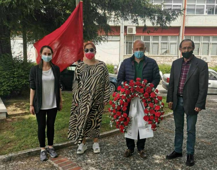 Κατάθεση στεφάνου προς τιμήν των νεκρών της εργατικής τάξης