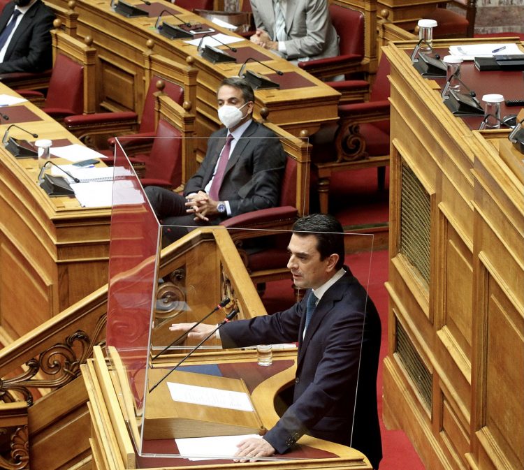 Η κλιματική αλλαγή στο επίκεντρο της ομιλίας του Κ.Σκρέκα στη Βουλή παρουσία του Πρωθυπουργού Κυριάκου Μητσοτάκη