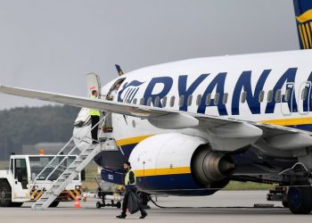 Γερμανία: Αεροσκάφος της Ryanair έκανε αναγκαστική προσγείωση μετά από προειδοποίηση για βόμβα