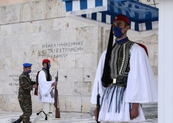 Μεθυσμένος προσπάθησε να αρπάξει όπλο από Εύζωνα
