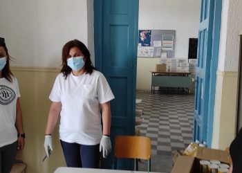 Ξεκίνησε η διανομή προϊόντων στον χώρο του Δημοτικού σχολείου Παναγίτσας