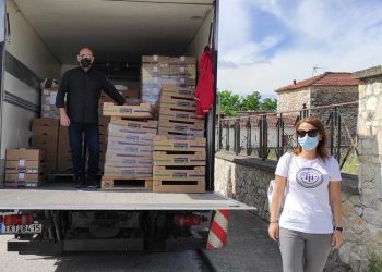 Ξεκίνησε η διανομή προϊόντων στον χώρο του Δημοτικού σχολείου Παναγίτσας