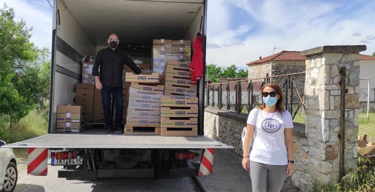 Ξεκίνησε η διανομή προϊόντων στον χώρο του Δημοτικού σχολείου Παναγίτσας