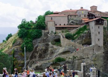 Ανοίγουν 17/5 για τους προσκυνητές τα Μοναστήρια των Μετεώρων