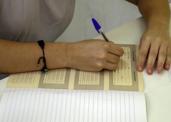 Πανελλήνιες 2021: Ανοιχτές από σήμερα τηλεφωνικές γραμμές για ψυχολογική υποστήριξη