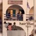 Γύφτοι ξυλοκόπησαν αστυνομικούς – Τους πέταξαν μέχρι και καρέκλες (ΒΙΝΤΕΟ)