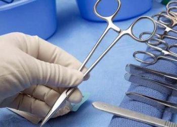 Σε σοκ οι γιατροί: Πήγε στο Νοσοκομείο με μπουκάλι αλάτι στον πρωκτό!