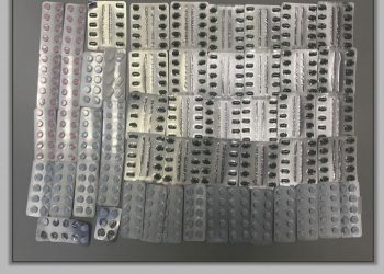 Λάρισα: Είχαν στο σπίτι 500 ναρκωτικά χάπια