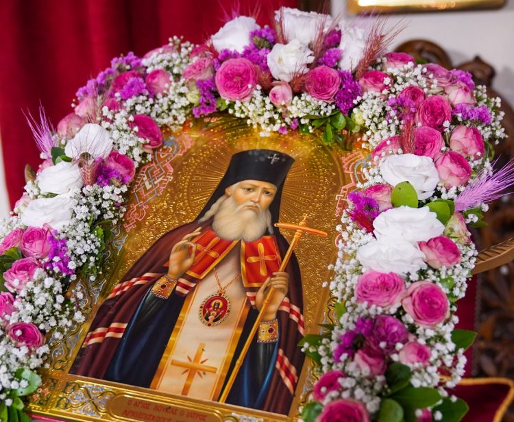 Άγιος Λουκάς ο Ιατρός, αρχιεπίσκοπος Συμφερουπόλεως και Κριμαίας