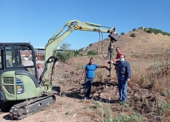 Όλα έτοιμα για την αυριανή δεντροφύτευση στο Κέντρο Υγείας Φαρκαδόνας