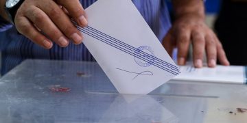 Δημοσκόπηση Pulse: Στις 14 μονάδες η διαφορά ΝΔ- ΣΥΡΙΖΑ