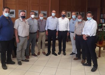 Σε ιδιαίτερα θερμό κλίμα η συνάντηση του  διευθυντή του Μητσοτάκη με τον Μιχαλάκη