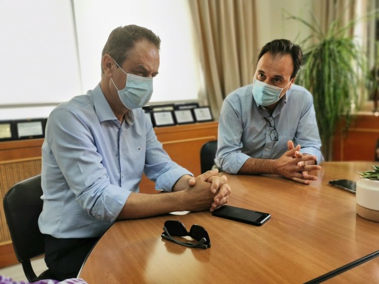 Ο διευθυντής του πολιτικού γραφείου του  Μητσοτάκη στον Παπαστεργίου