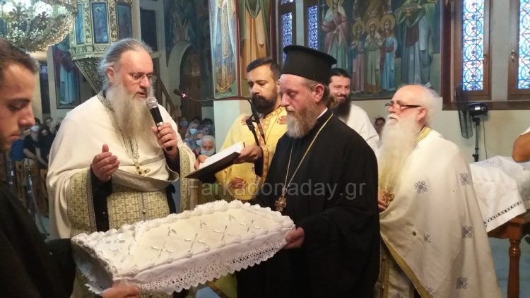 Μεγαλοπρεπώς τίμησαν οι Φαρκαδόνιοι την Παναγία την Γιάτρισσα και τους Πρωτοκορυφαίους Αποστόλους Πέτρο και Παύλο