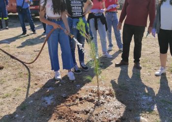 Με επιτυχία πραγματοποιήθηκε η δενδροφύτευση  στο Κέντρο Υγείας Φαρκαδόνας