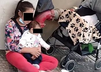 Έβγαζαν τα παιδιά τους στην επαιτεία και ξόδευαν τα χρήματα σε ταβέρνες και καζίνο