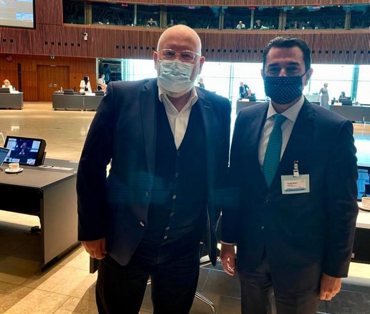 Με τον Αντιπρόεδρο της Ευρωπαϊκής Επιτροπής συναντήθηκε ο Σκρέκας στο Λουξεμβούργο