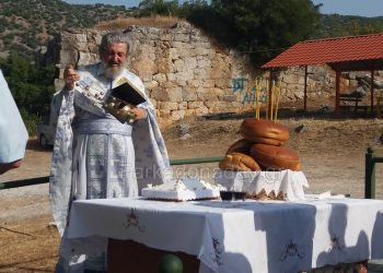 ΠΕΤΡΟΠΟΡΟΣ: Πανηγυρική Θεία Λειτουργία στο εξωκλήσι  της Αγίας Παρασκευής