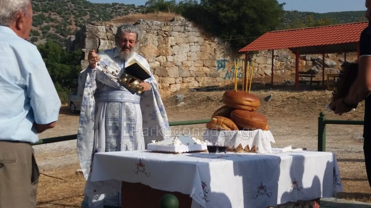 ΠΕΤΡΟΠΟΡΟΣ: Πανηγυρική Θεία Λειτουργία στο εξωκλήσι  της Αγίας Παρασκευής