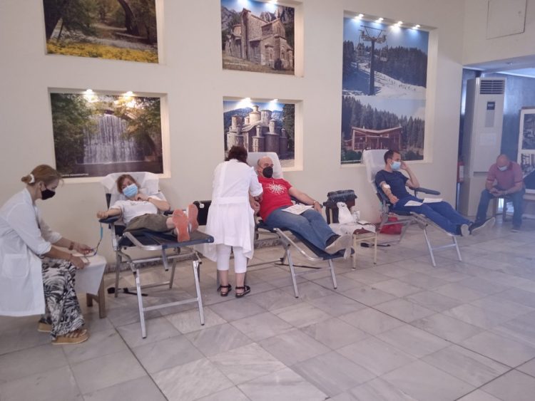 Με μεγάλη συμμετοχή η εθελοντική αιμοδοσία στη Νομαρχία