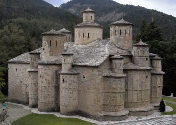 Έτοιμο να καταρρεύσει είναι τμήμα της στέγης του Ιερού Ναού Τιμίου Σταυρού Δολιανών-Κρανιάς