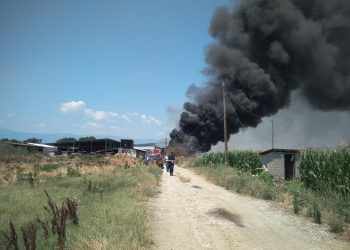 Μεγάλη φωτιά αυτή την ώρα στην περιοχή της Μπαλκούρας – Καίγεται κτηνοτροφική μονάδα